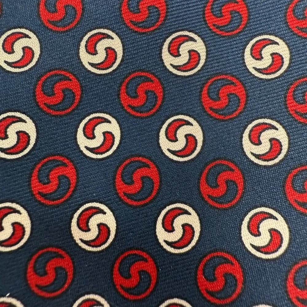 Brooks‎ Brothers Makers 100% All Silk Navy Red White Swirl Pattern Men's Necktie